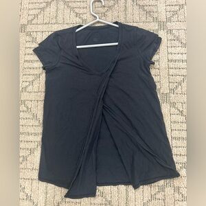 Lululemon knot a problem short sleeve tie front size 6